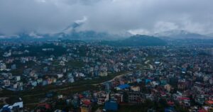 Tempo fechado no Nepal