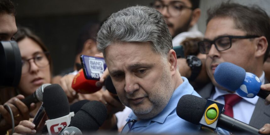 O ex-governador do Rio, Anthony Garotinho, é liberado do presídio de Benfica onde foi preso, durante a Operação Secretum Domus