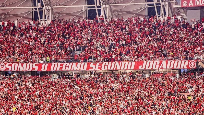 Torcida do Internacional no empate diante do Grêmio pela Copa do Brasil