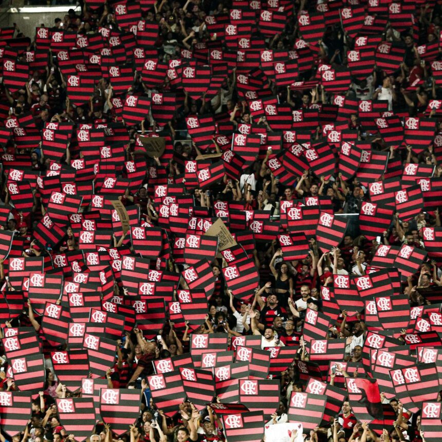 Torcida do Flamengo faz a festa no Maracanã