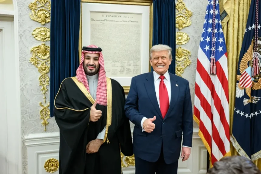 Caça F-35 exibido em evento de defesa na Arábia Saudita