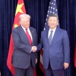 O presidente dos EUA, Donald Trump, e o presidente chinês, Xi Jinping, se encontraram pessoalmente pela primeira vez em 6 de abril de 2017, passando algum tempo juntos com suas esposas antes de se aprofundarem nas espinhosas questões comerciais e de segurança que prejudicam o relacionamento entre as duas maiores economias do mundo nos dois dias seguintes.