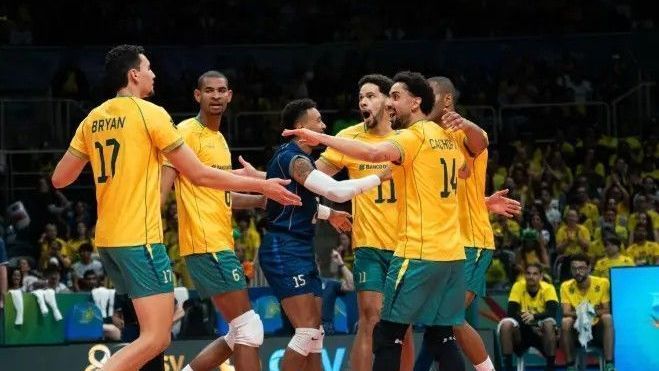 Seleção brasileira de vôlei masculino em partida no Maracanãzinho