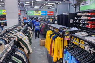 Produtos falsificados foram encontrados durante operação de fiscalização em um outlet de Campo Grande, na Zona Oeste