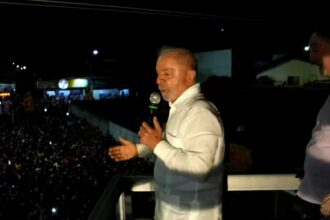 Lula durante ato público em Montes Claros, Minas Gerais