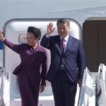 Primeira-dama da China, Peng Liyuan, e Xi Jinping, presidente da China, deixam os Estados Unidos após visita de Estado