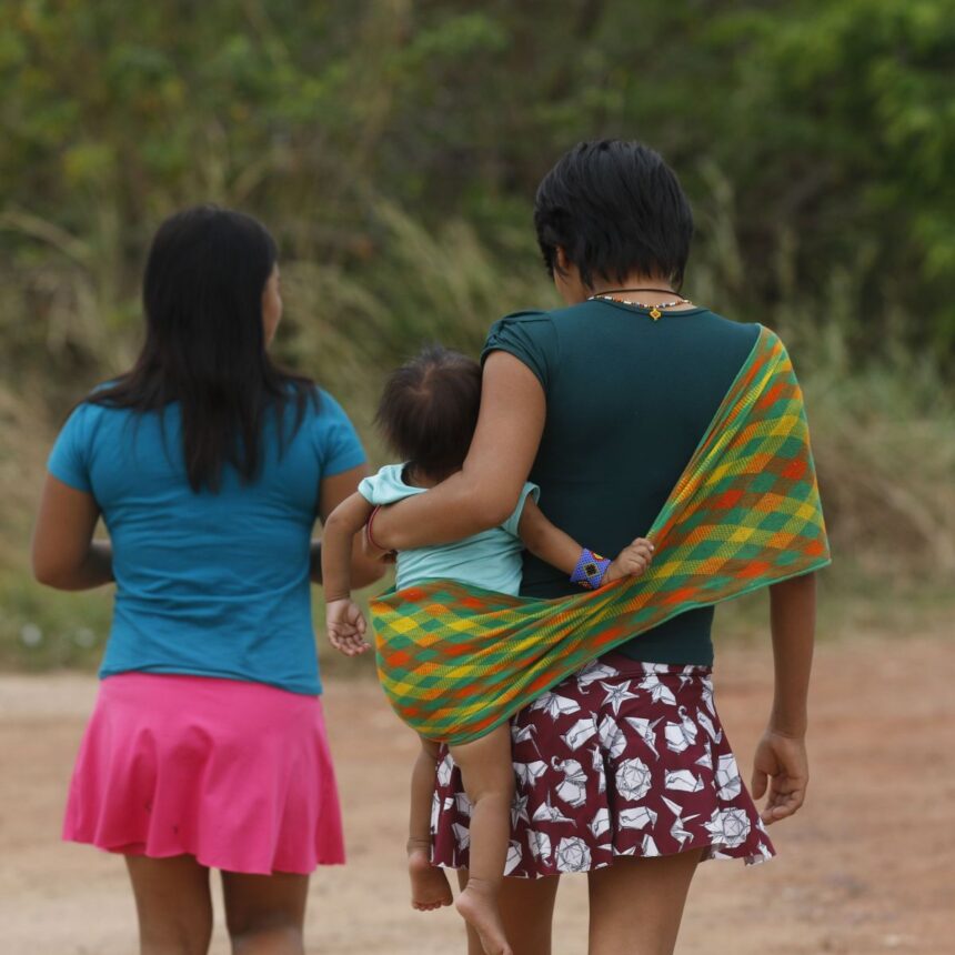 Atendimento de saúde na Terra Indígena Yanomami