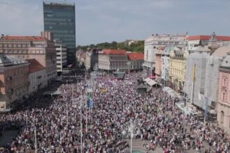 Manifestação em Zagreb contra resíduos na região de Lika
