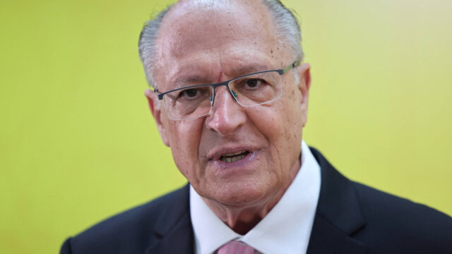 Carta de 1.200 professores da USP pede reeleição de Lula e chega a Alckmin