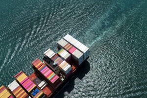 Canal do Panamá bate recorde de carga após crise em Hormuz