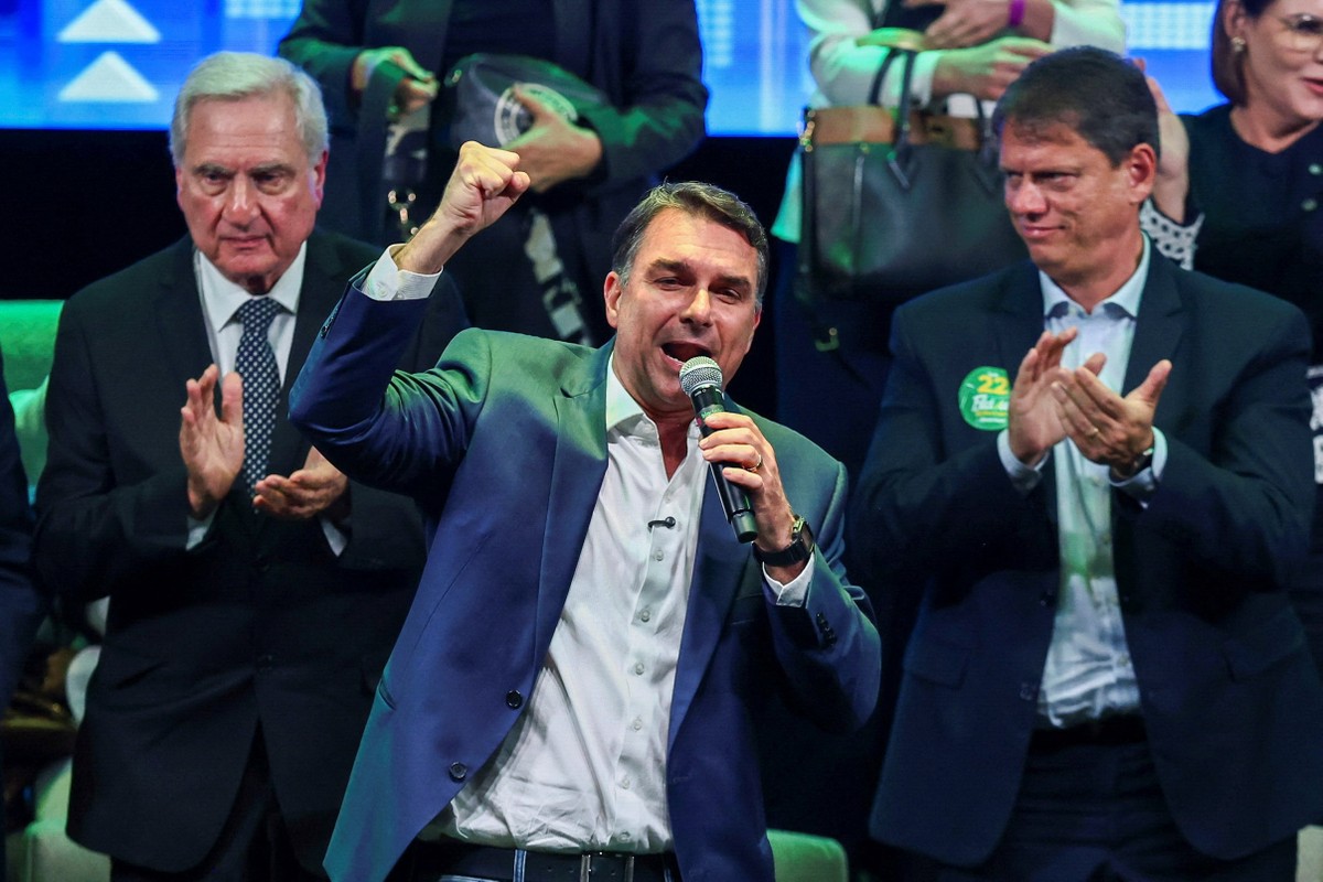 Flávio Bolsonaro — Foto: Jean Carniel/Reuters