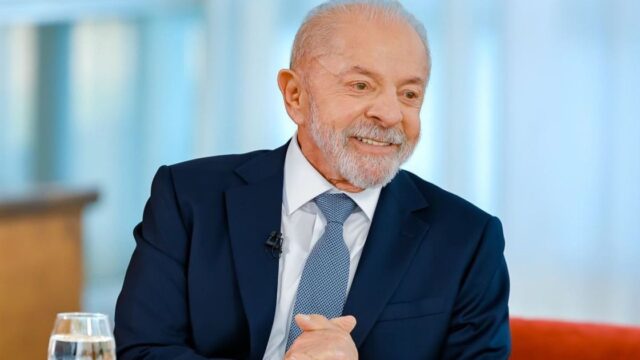 Lula promete tarifa zero aos fins de semana e anuncia PEC ao Congresso