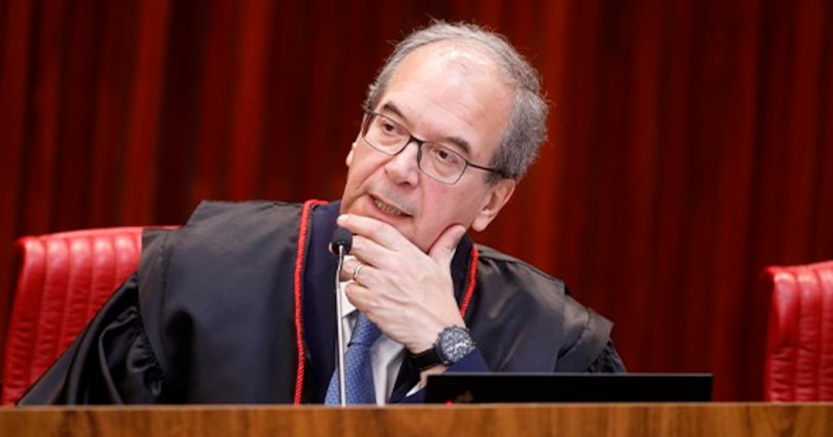 TSE manda retirar áudio falso sobre mesários do canal Tropa do Flávio