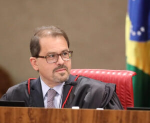 Ministro Floriano de Azevedo Marques Neto em sessão do TSE