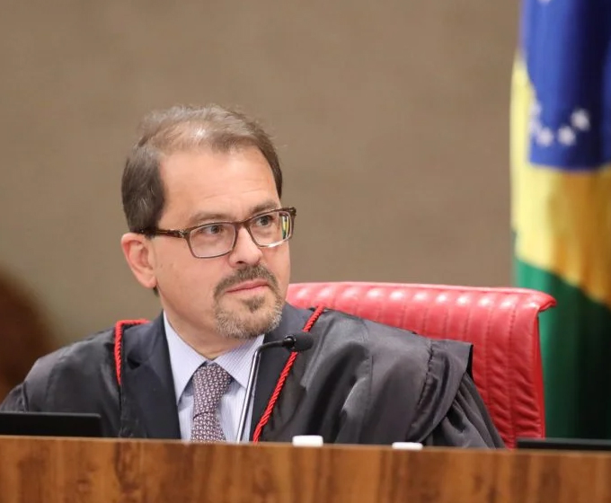 Ministro Floriano de Azevedo Marques Neto em sessão do TSE