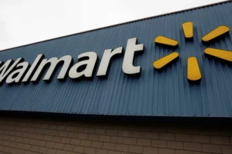 Fachada de supermercado do grupo Carrefour, controlador do antigo Walmart no Brasil