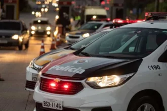 Viatura da Polícia Militar em operação de segurança em São Paulo