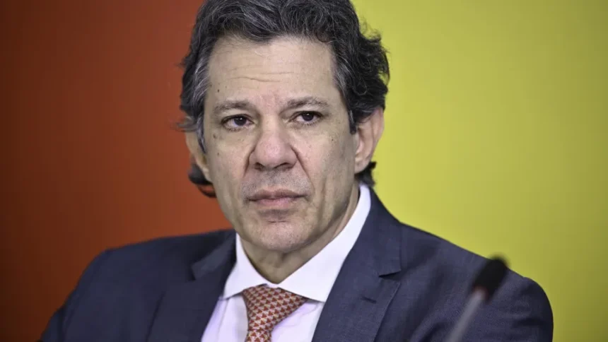 Fernando Haddad durante pronunciamento em hotel na avenida Paulista.