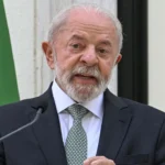 Presidente Luiz Inácio Lula da Silva em estúdio de podcast