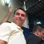 Urna eletrônica em seção de votação