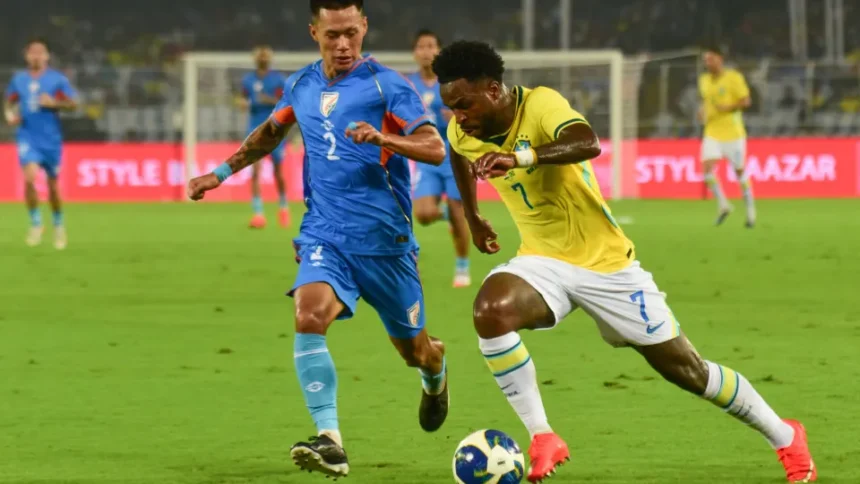 Jogadores da Seleção Brasileira comemoram gol em partida amistosa