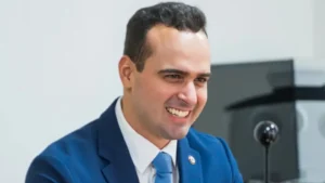 Urnas eletrônicas e votação na Paraíba durante as eleições de 2026