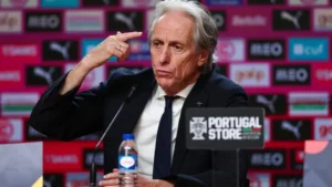 Treinador Jorge Jesus durante partida da seleção de Portugal