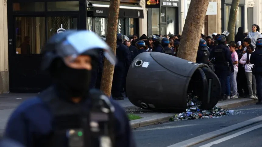 Protestos estudantis e forças de segurança na França