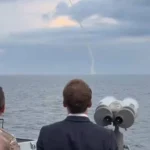 Submarino e operações militares da Marinha em alto-mar