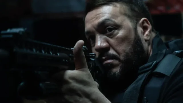 Belo sofre queimadura na mão durante gravação de Arcanjo Renegado
