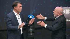 Lula desafia Flávio a abrir sigilos, mas senador não aceita proposta