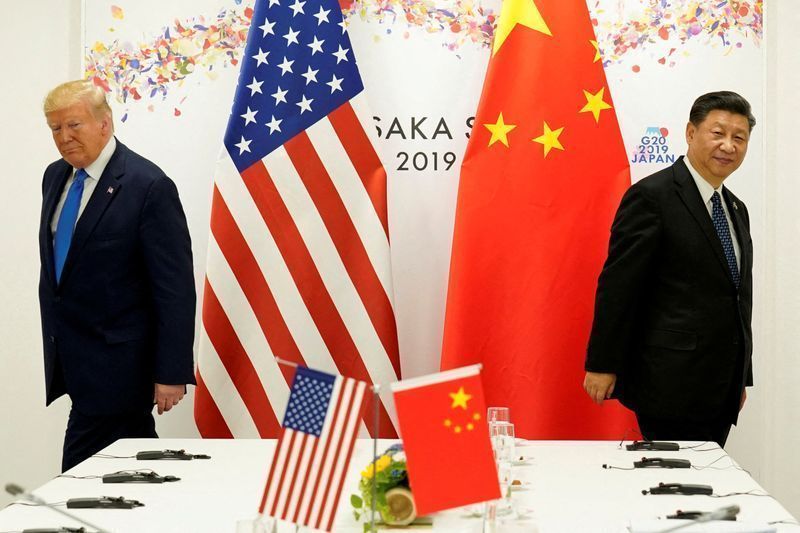 Presidentes dos EUA, Donald Trump, e da China, Xi Jinping